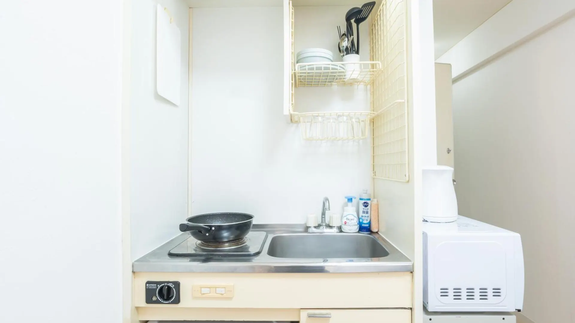 Tokyo Urban Oasis- Eysi Apartment 0*,  Japan